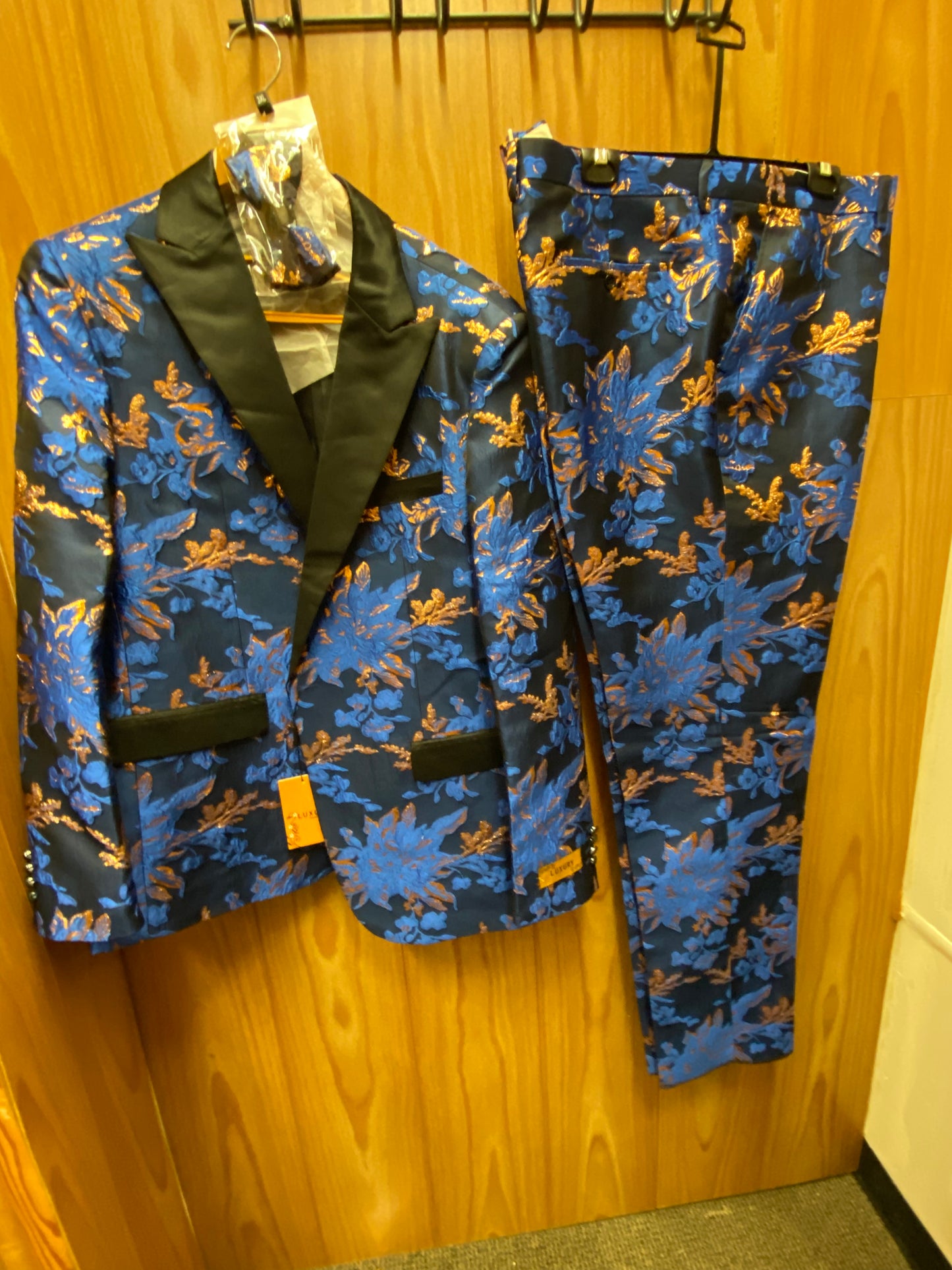 Luxury Royal Blue/Gold Floral 2-Piece Modern Fit Suit