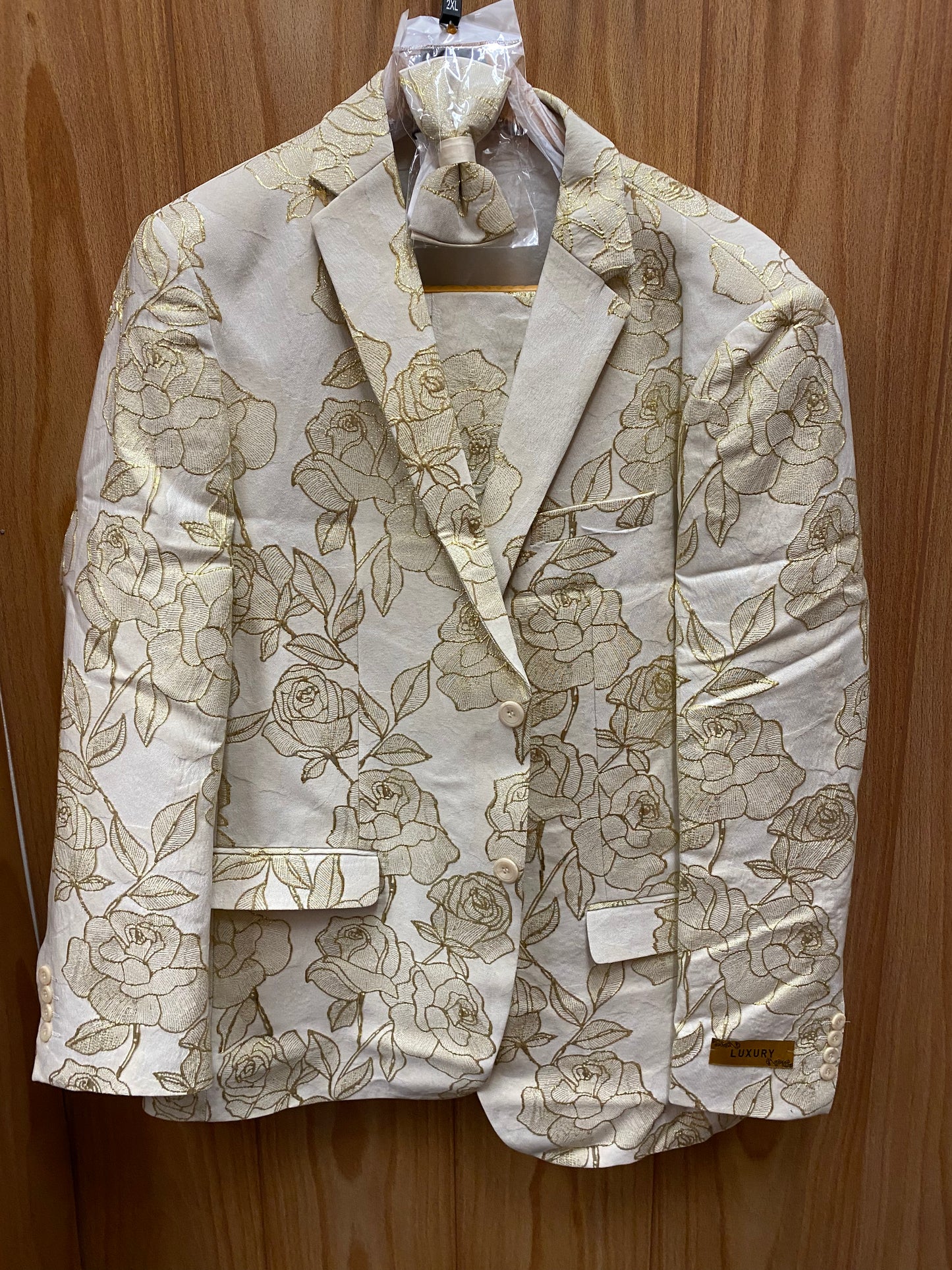 Luxury Ivory/Gold Floral 2-Piece Modern Fit Suit