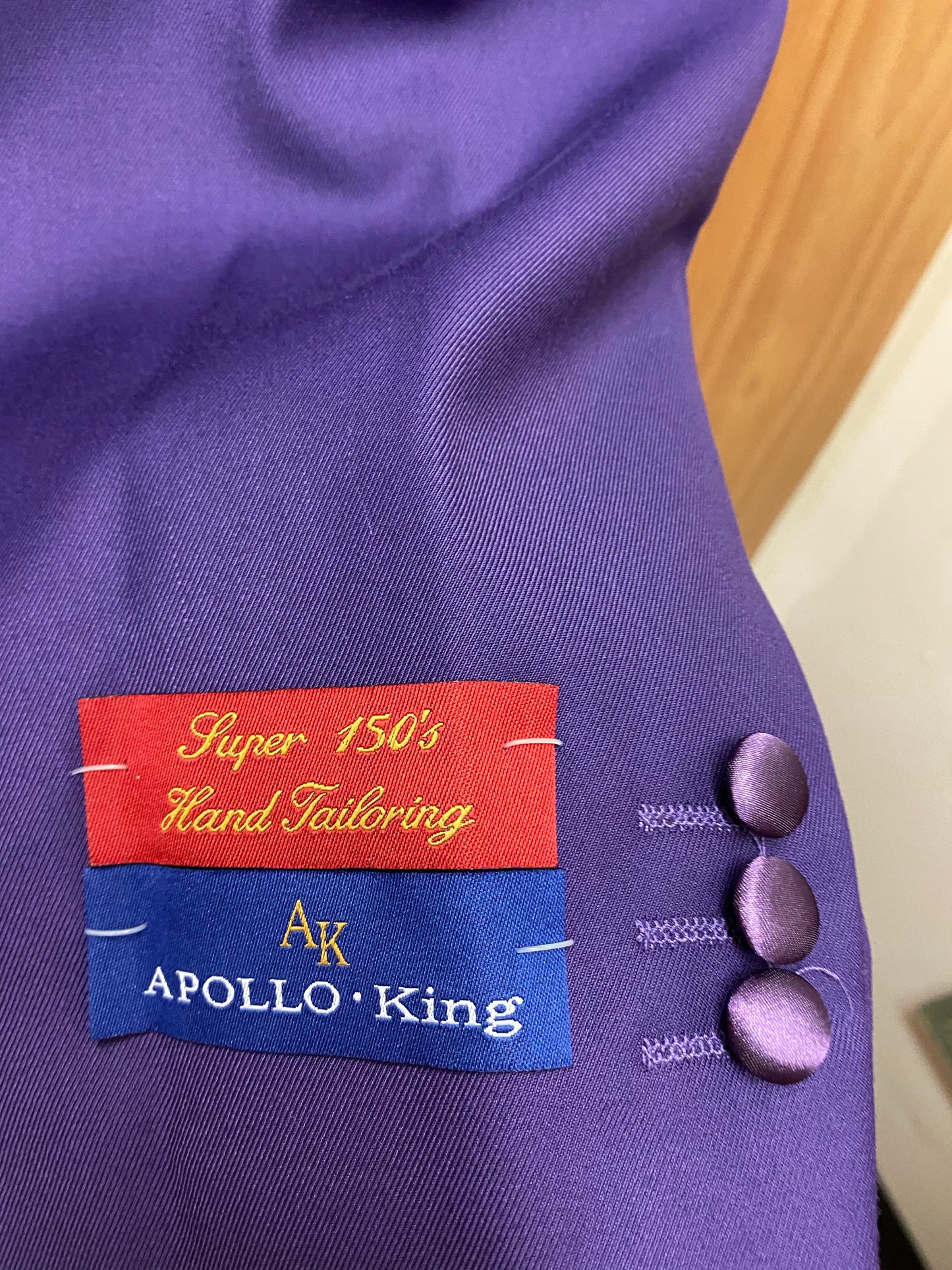 Apollo King Banded/Manderin Collar Purple Suit 60R AG95