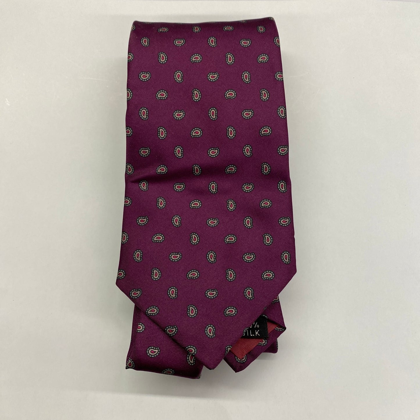 100% silk made in USA 🇺🇸 Tie