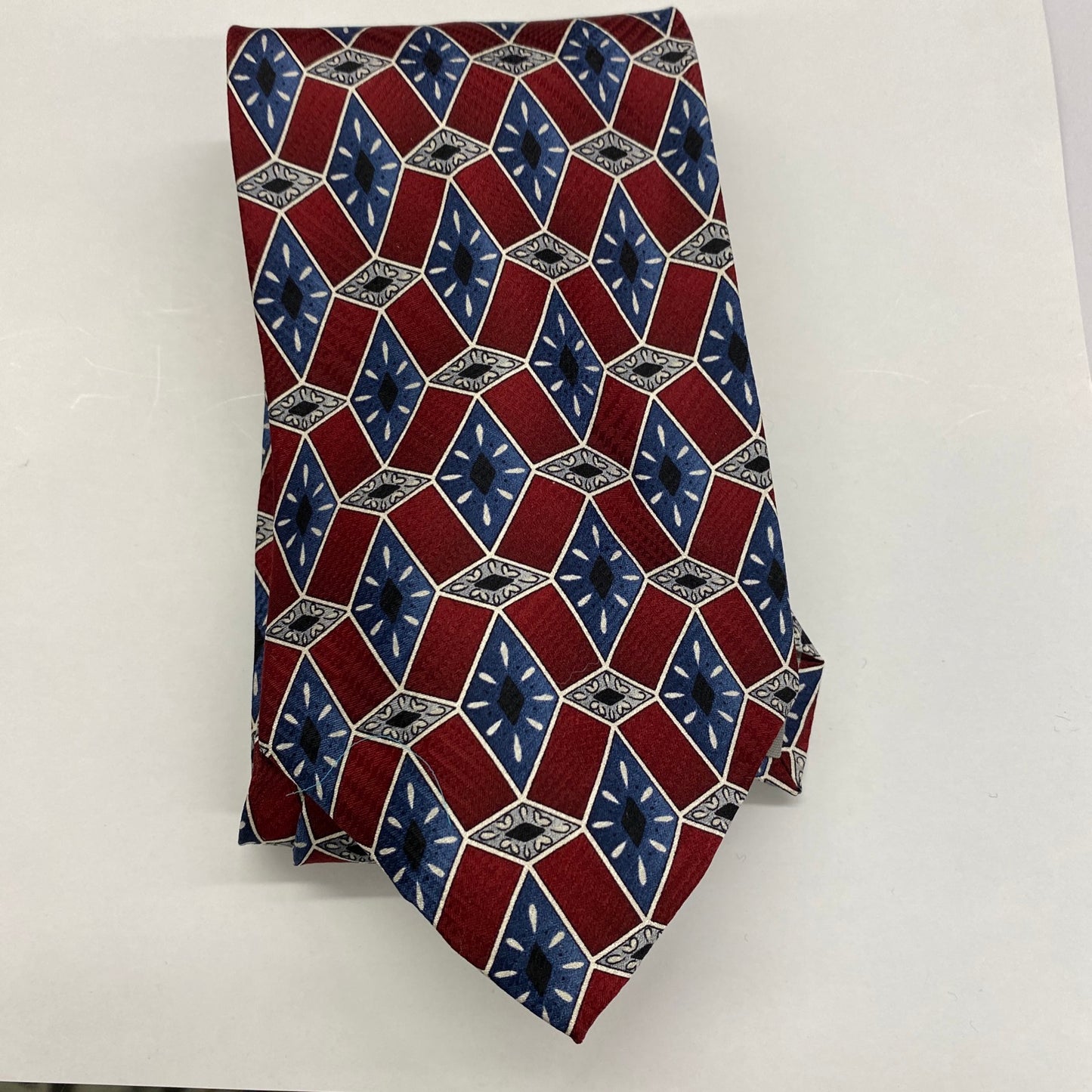 100% silk made in USA 🇺🇸 Tie